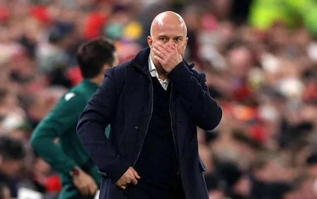 Scandal in Liverpool's dressing room: Conflict between Slot and Jones