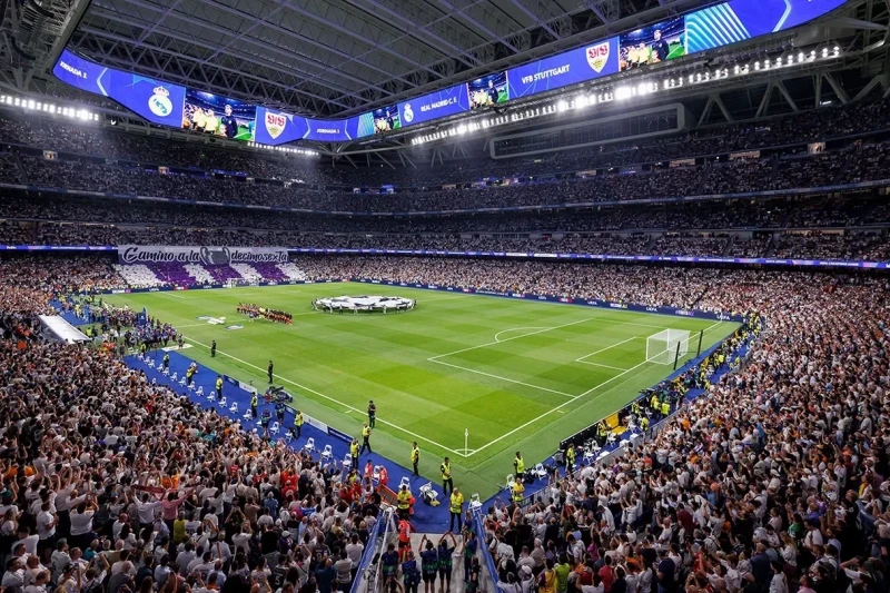 İspaniyada azarkeşlərin bloqerlərlə stadiondakı yerlərə görə narazılığı