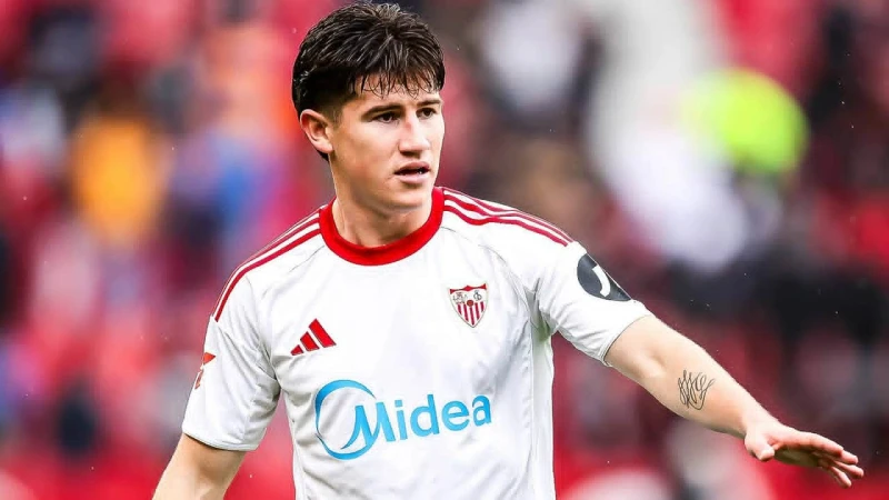 Fiorentina Sevilya futbolçusunu transfer etmək istəyir