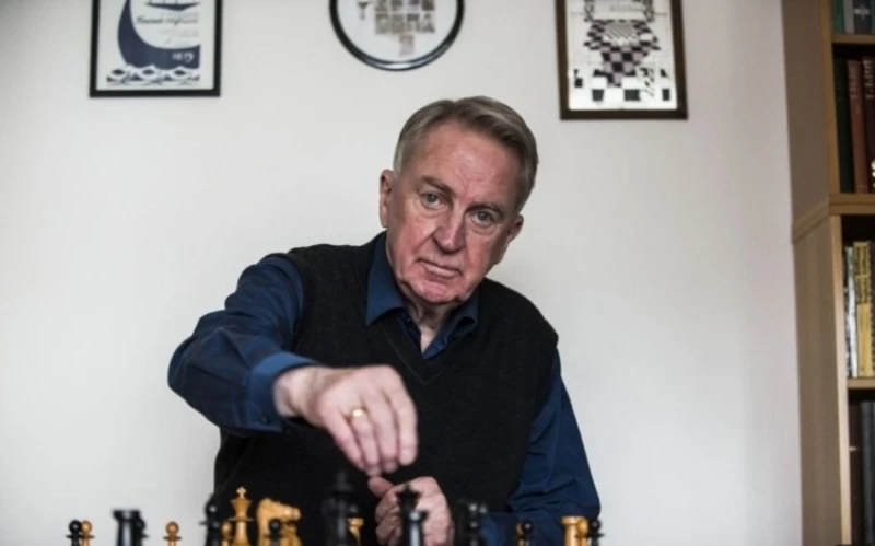 FIDE-nin dördüncü prezidenti dünyasını dəyişib
