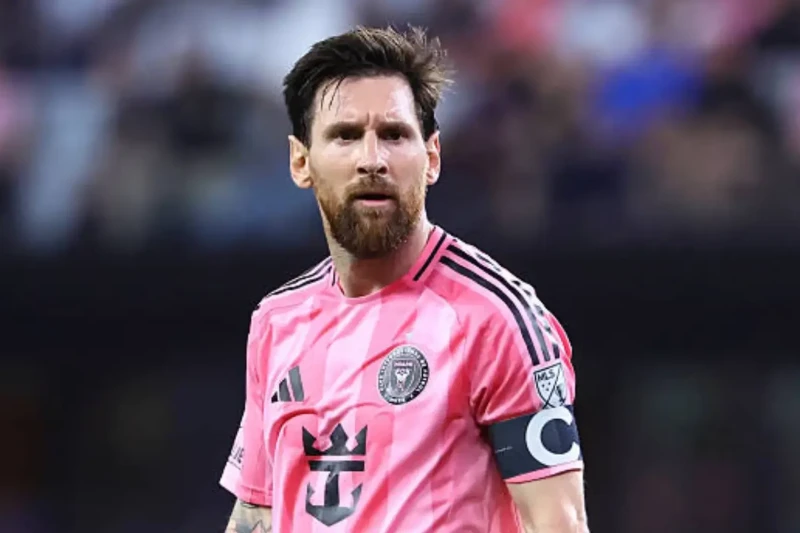 Messi beşinci sarı vərəqə almasına baxmayaraq, MLS-in Nümunəvi davranış qaydası sayəsində cəzadan yayınıb