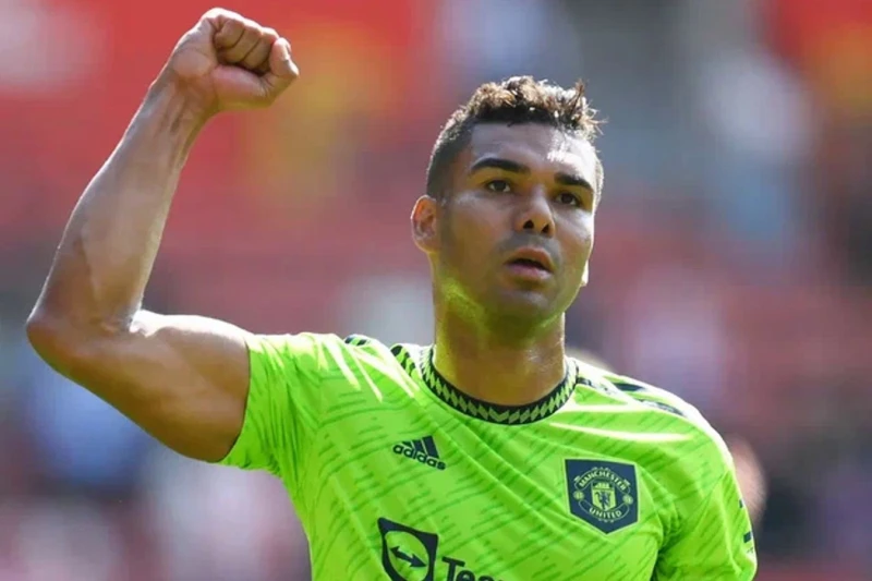 Casemiro recommends Bruno Guimarães as his replacement to Manchester United