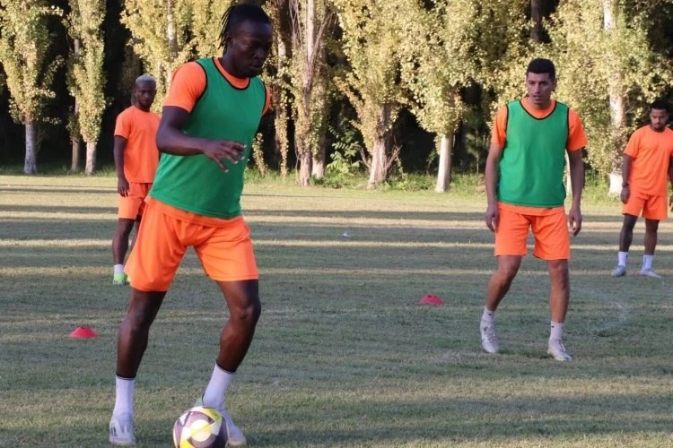 Karvan-Yevlax Neftçi oyununa hazırlaşır