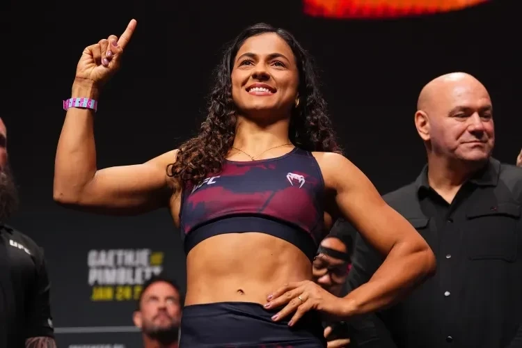 UFC 332-də qadınların yüngül çəkisi titul döyüşü: Nataliya Silva vs Vanq Kong