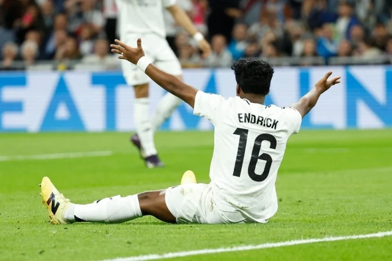 “Aston Villa” Endricki icarəyə götürməyi planlaşdırır