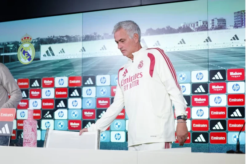 Mourinyo yeddi günə üç matç tənqid etdi