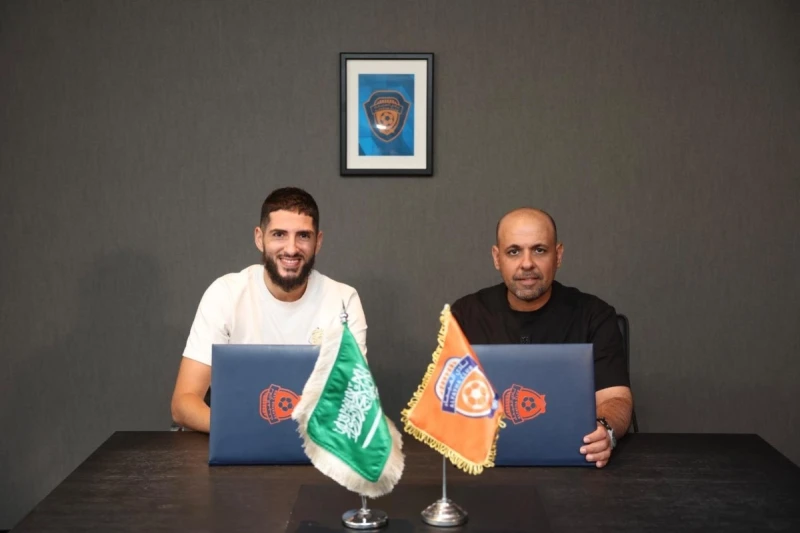 Yassin Benzia Signs Contract with Al-Fayha