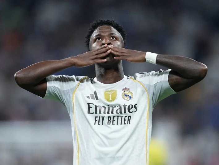 Винисиус Жуниор забивает в пятом матче подряд, установив рекорд