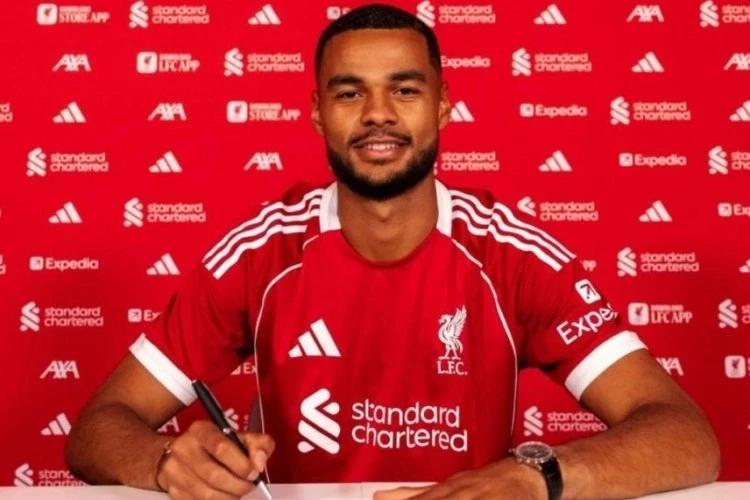 Qarabag's opponent Liverpool extends contract with Dutch footballer