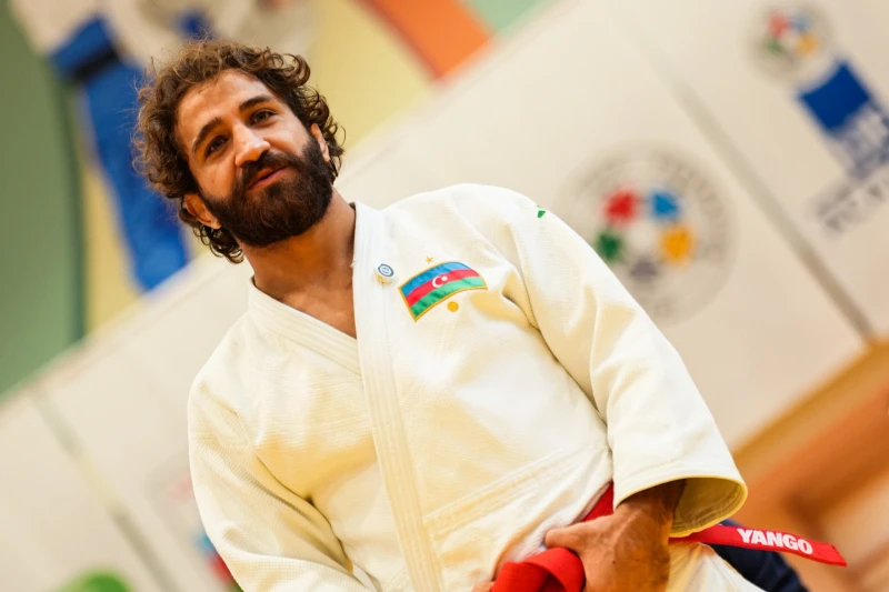 Yango Azerbaycan ve Azerbaycan Judo Federasyonu'nun Yol Ver, Kazan Projesi Sona Erdi: Hidayet Haydarov Yango Kullanıcıları ile Buluştu