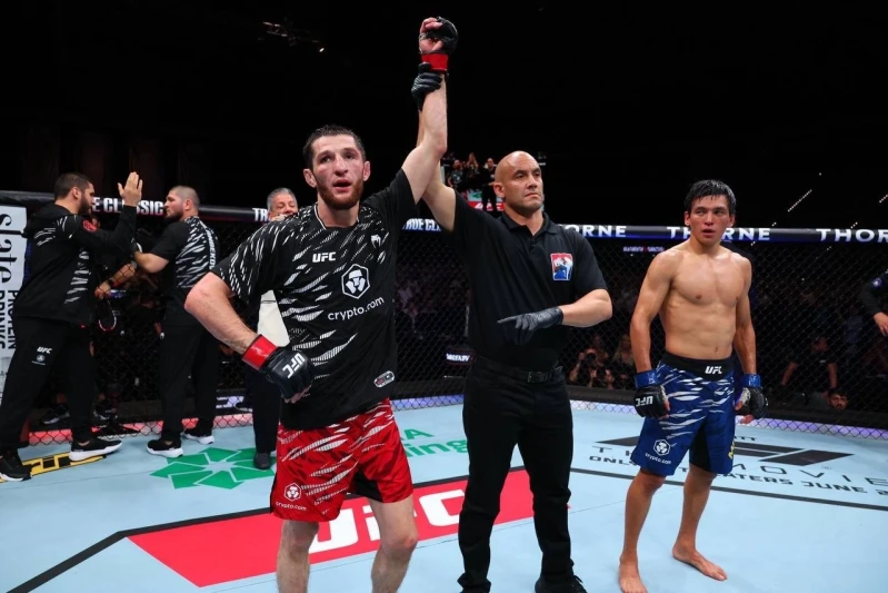 Bakü UFC Gecesi: Ulanbekov ve Sigula'nın zaferleri, Azerbaycanlı dövüşçülerin performansları ve diğer sonuçlar - GÜNCELLENİYOR/VİDEO