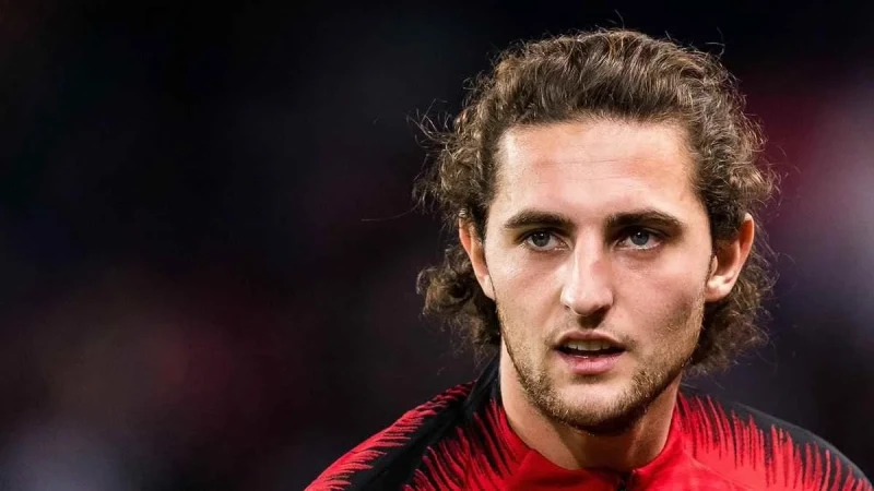 AC Milan Adrian Rabiot ilə yeni müqavilə danışıqları başladı