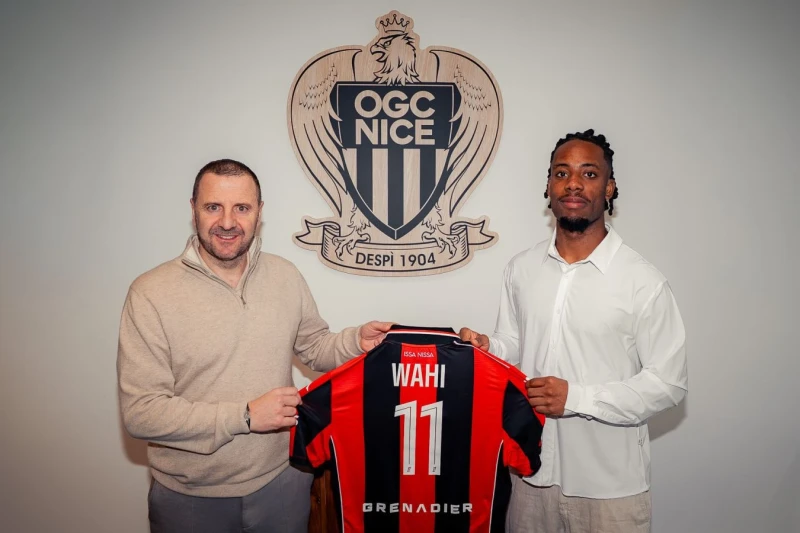 Qarabağın Rəqibi Ayntraxt Frankfurt Hücumçusunu İcarəyə Verib