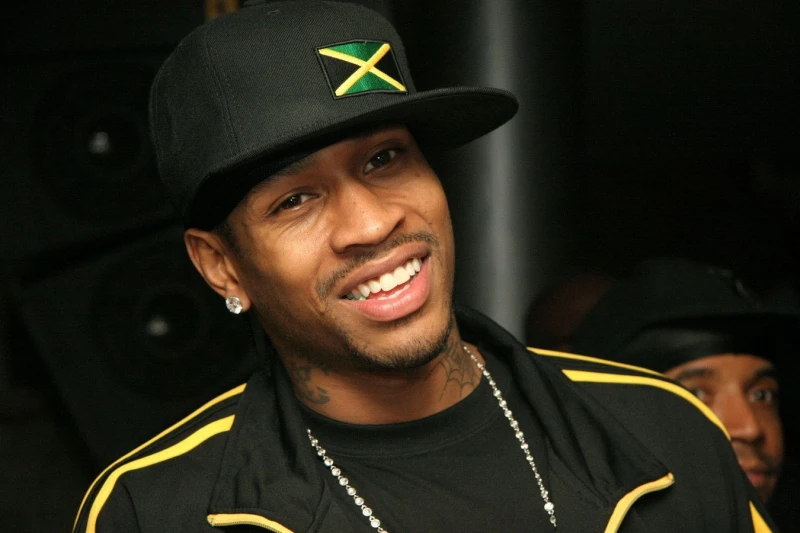 Allen Ayversonun Avstraliyada xərçəng xəstəsi uşaqlarla görüşdən imtinası