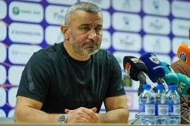 Сначала Гурбан Гурбанов, затем Элиас Хараламбус предстанут перед СМИ