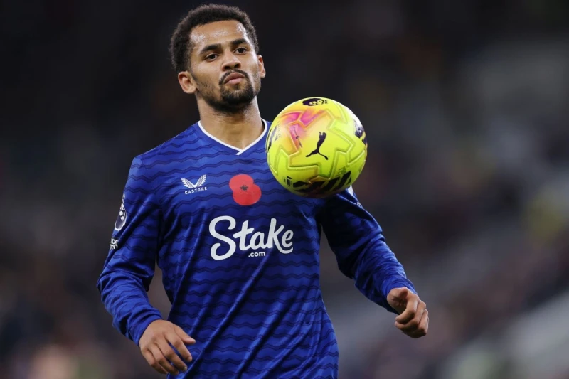 Manchester United Iliman Ndiaye ile sözleşme imzalamaya hazır