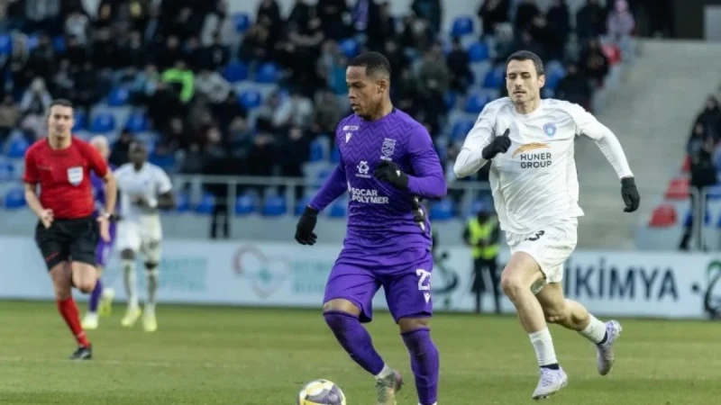 Ronaldo Vasquez'in yer aldığı Dominik Cumhuriyeti ve Küba milli takımları berabere kaldı