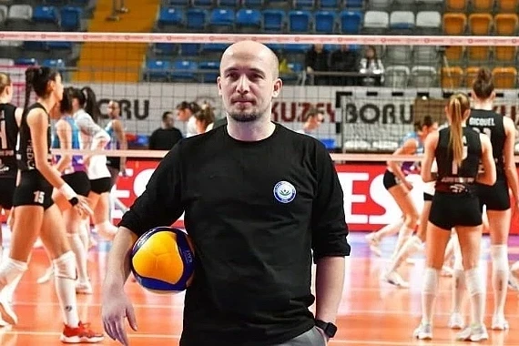 Abşeron qadın voleybol komandasının baş məşqçisi Haluk Korkmaz oldu
