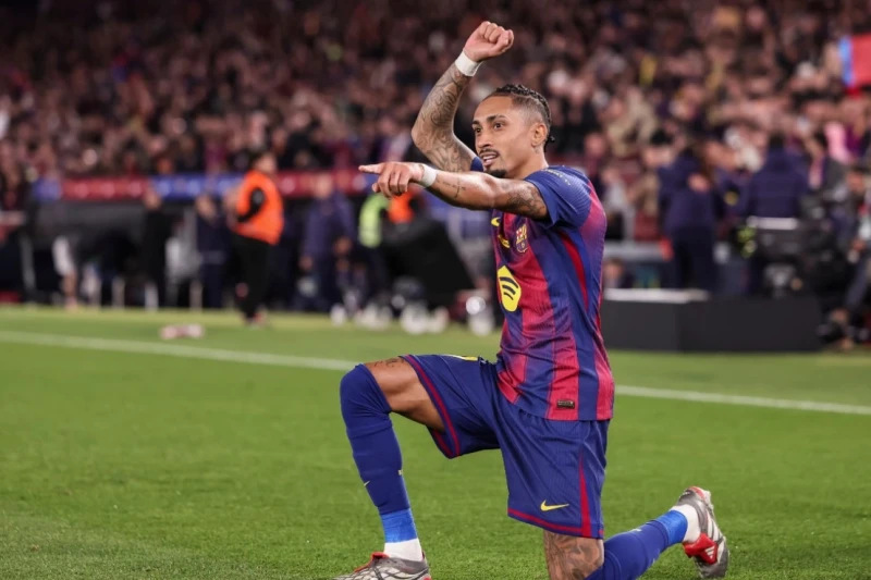 Rafinya Qızıl topla bağlı suala Vecimə deyil cavabını verdi