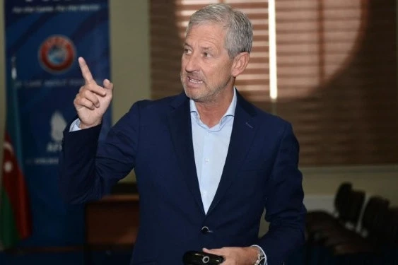 Frank De Blekere Premyer Liqanın 9-cu turunun mübahisəli epizodlarına aydınlıq gətirdi - VİDEO Frank De Blekere Premyer Liqanın 9-cu turunun mübahisəli epizodlarına aydınlıq gətirdi - VİDEO