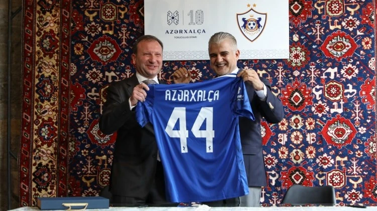 Karabağ FK ve Azerhalça arasında Karabağ değerlerini yansıtan halı koleksiyonu üzerine iş birliği memorandumu imzalandı