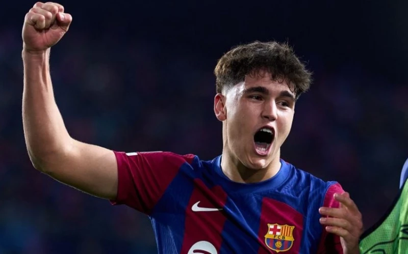 "Barselona" futbolçusu ilə müqavilə müddətini uzadıb