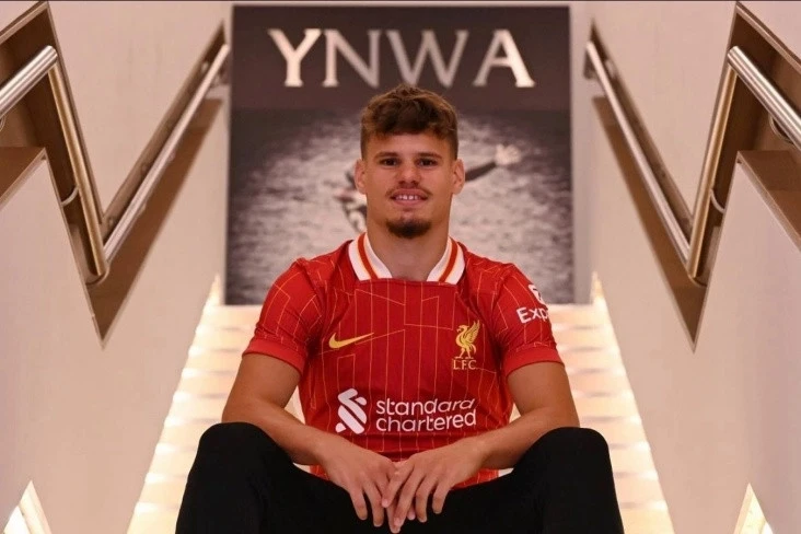 Kerkez talks about the game against Manchester United and his feelings at Anfield