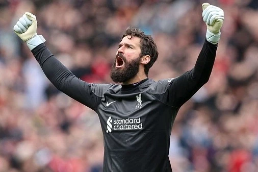 Liverpul azarkeşləri qapıçını seçdilər