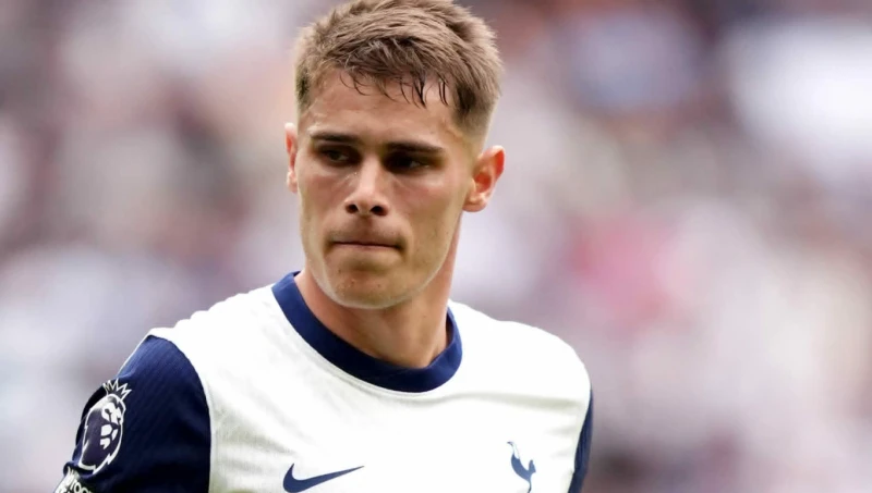 Barselona Tottenhemin Mərkəz Müdafiəçisini Transfer Etmək İstəyir