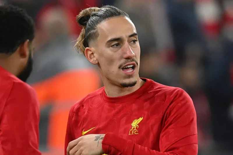 "Liverpul" yunan müdafiəçisini satmaq niyyətindədir