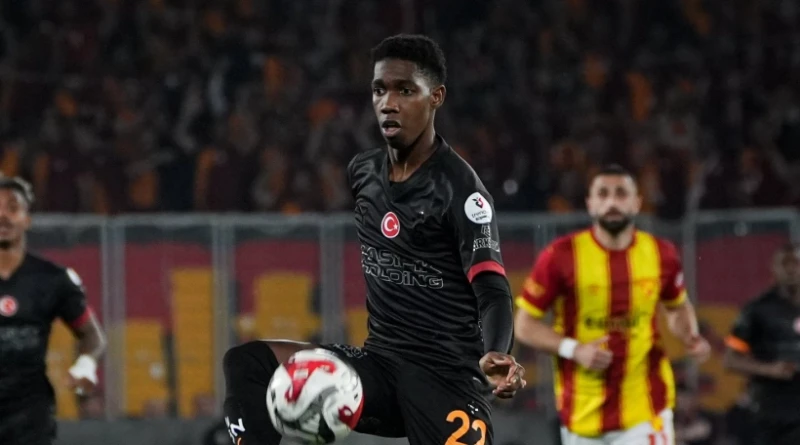 Qalatasaray oyun&ccedil;usu Yaser Asprilla zədələndi