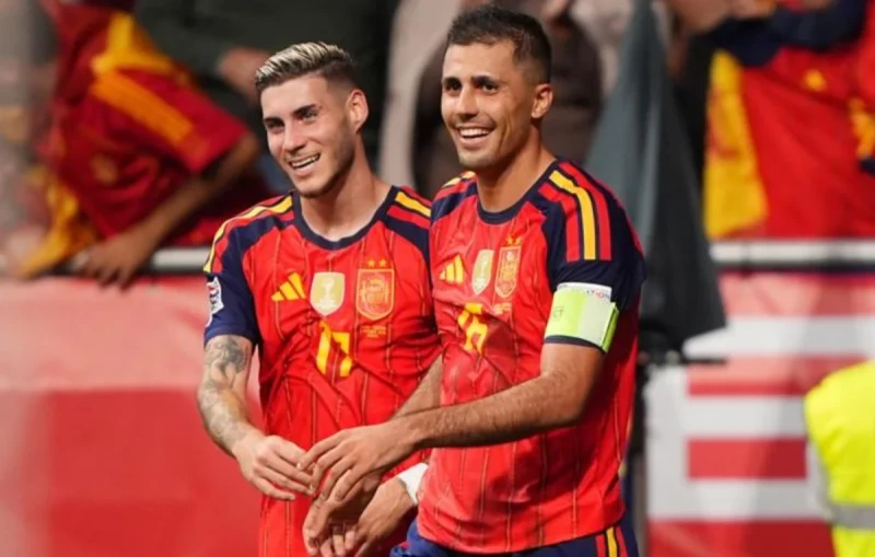 İspaniya futbol yığması Çexiyanı 3:1 məğlub edərək rekord məğlubiyyətsizlik seriyasını uzatdı