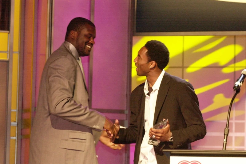 Brayant və O'Nilin Leykers komandasının çempionluq topları hərracda rekord qiymətə satılıb