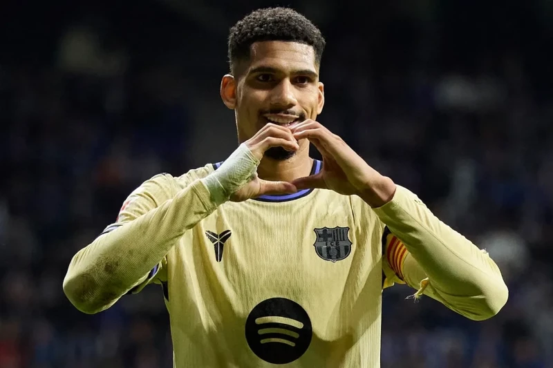 Araujo's unwillingness to return to Barcelona due to psychological problems