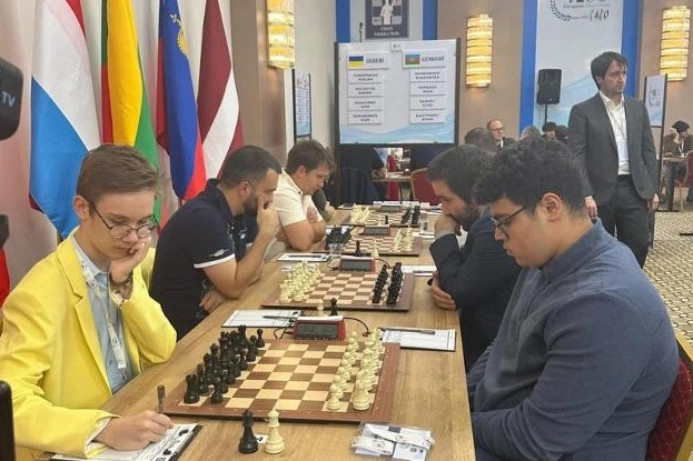 Azərbaycan şahmat millisi Avropa çempionatında liderliyə yüksəldi