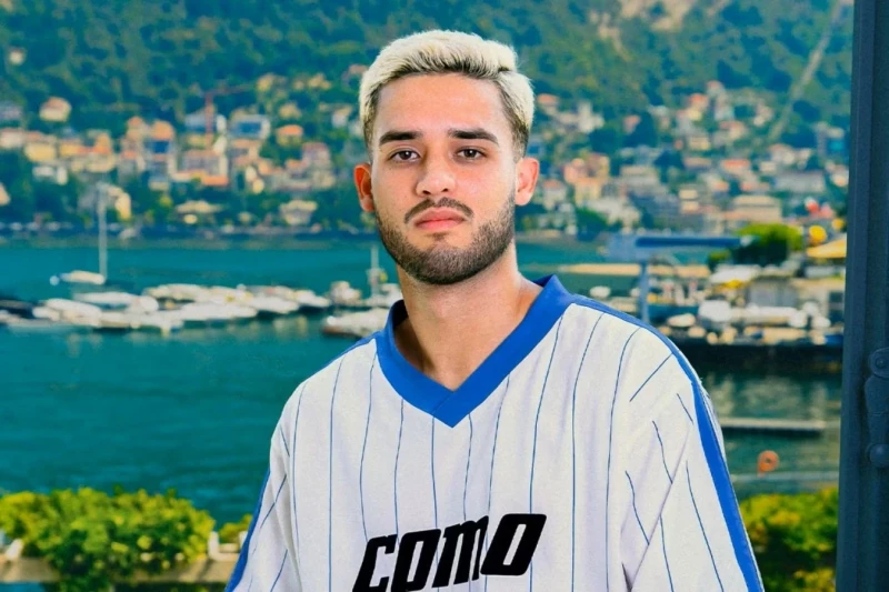 Yan Kuto Comoya geçti