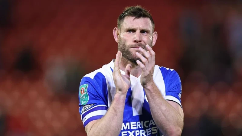 Ceyms Milner futbolçu karyerasını başa vurub