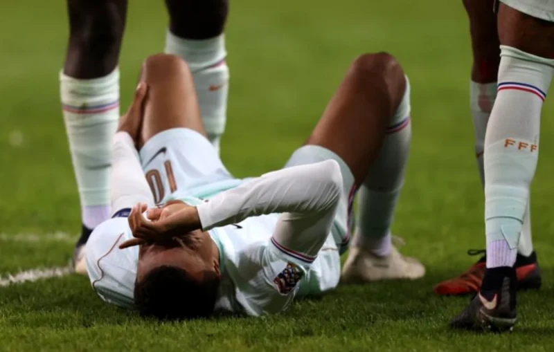Mbappe sol diz zədəsi səbəbindən Fransa millisindən ayrılır, Real Madridə qayıdır
