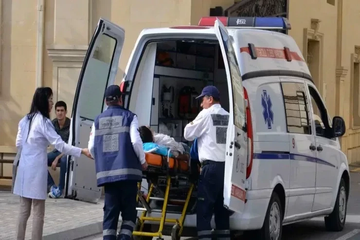 Gence'de futbol oynayan öğrenci aniden vefat etti