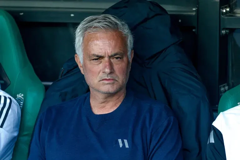 İspaniya mətbuatı: Joze Mourinyo Real Madridlə 2029-cu ilə qədər müqavilə imzalayıb