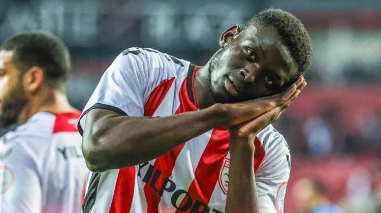 Napoli Samsunsporun forvardı ilə maraqlanır