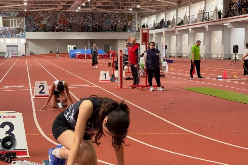 2009-2010-cu il təvəllüdlü atletlərin Bakı şəhər birinciliyində ilk günün nəticələri açıqlanıb