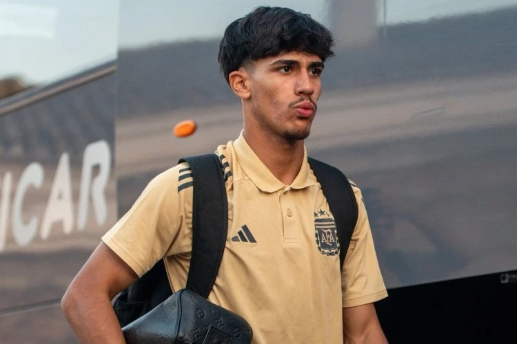 Галатасарай подписывает 18-летнего вингера Джана Армандо Гюнери из Боруссии