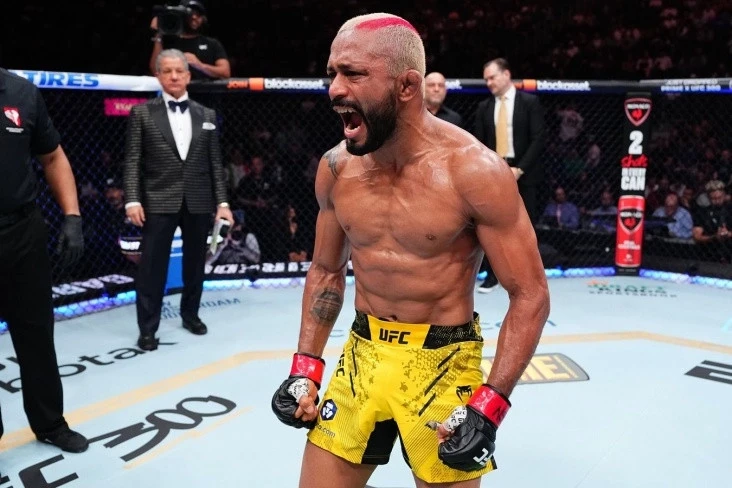 Eski UFC şampiyonu Deiveson Figueiredo trafik kazası geçirdi Eski UFC şampiyonu Deiveson Figueiredo trafik kazası geçirdi