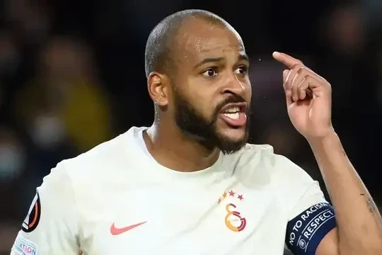 Sevilya oyunçusu Markao hakimi təhqir etdiyinə görə 6 oyunluq cəzalandırılıb