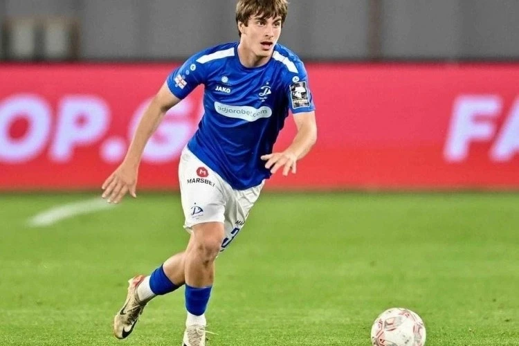 Barselona və Real 16 yaşlı gürcü futbolçu üçün mübarizə aparır