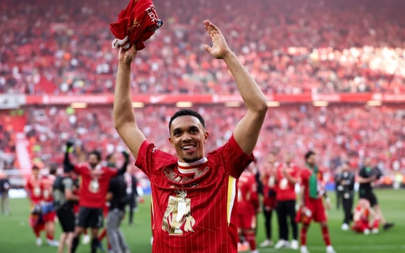 Trent Alexander-Arnold "Liverpul"dan ayrılacağını bəyan edib