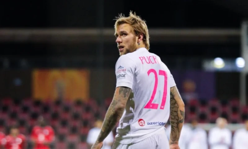 Sabah Timoteuş Puxaçın transfer hüquqlarını Holştayn Kildən alıb
