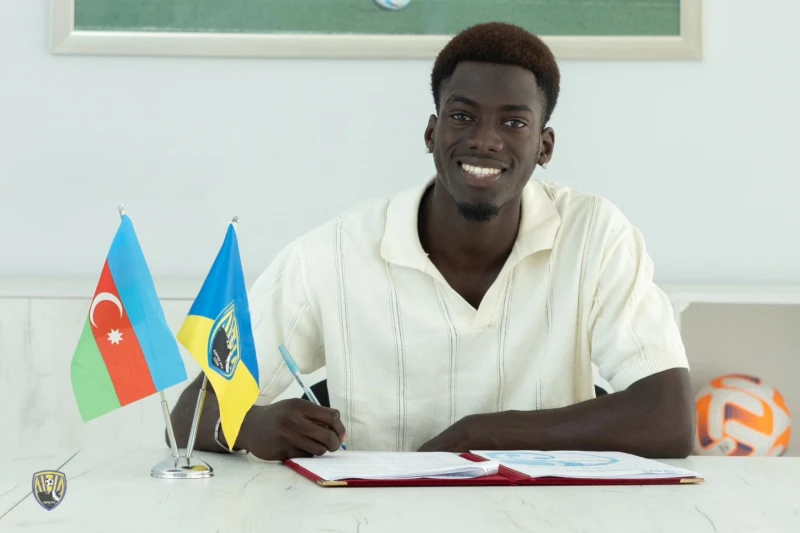 Pedro Qomeş Kəpəzlə vidalaşdı: Bu formanı geyinmək mənim üçün şərəf idi - FOTO