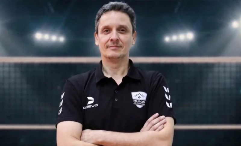 Qadın voleybol komandası əcnəbi məşqçisi ilə müqaviləsini uzatdı